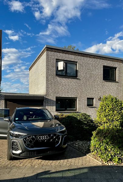 *Provisionsfrei* Modernisierte Doppelhaushälfte in MG-Bettrath
